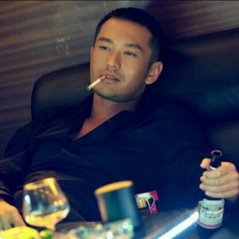 二哥  左撇子