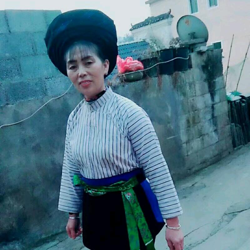 王明英