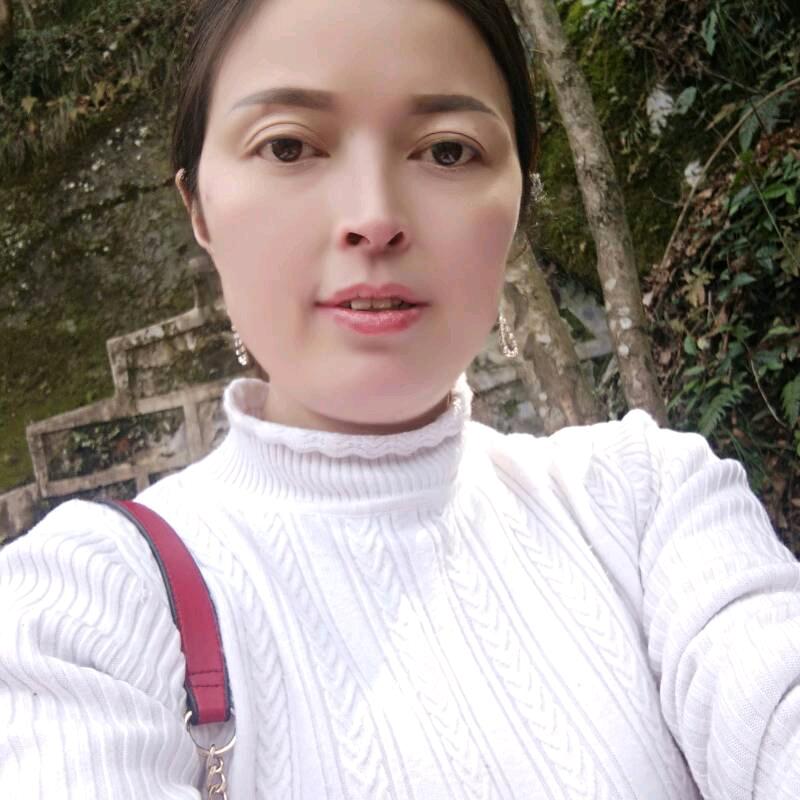 美红