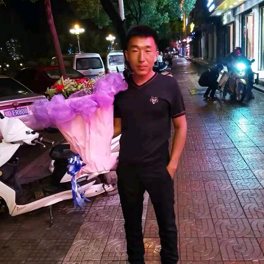 收购大小猪殷小伟
