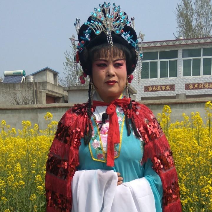 王克文推剧演员