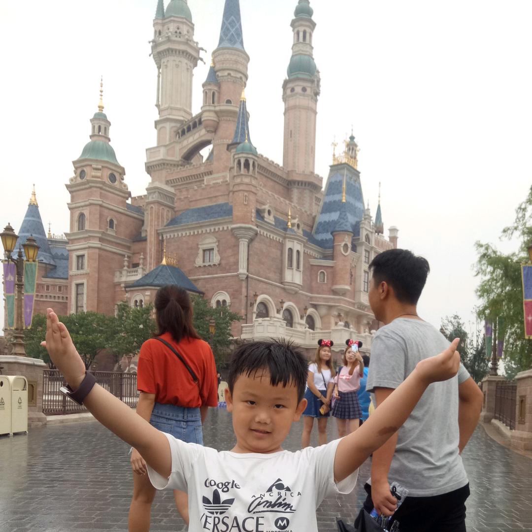 我姓任：名我行