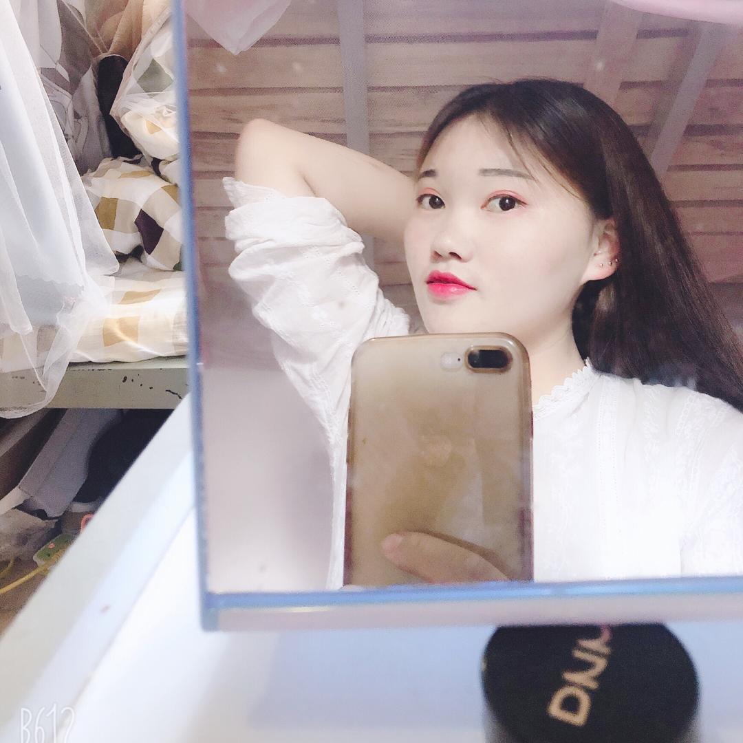 你笑在眉里