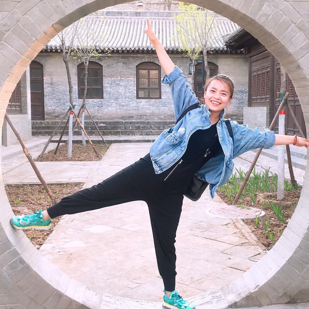 女女