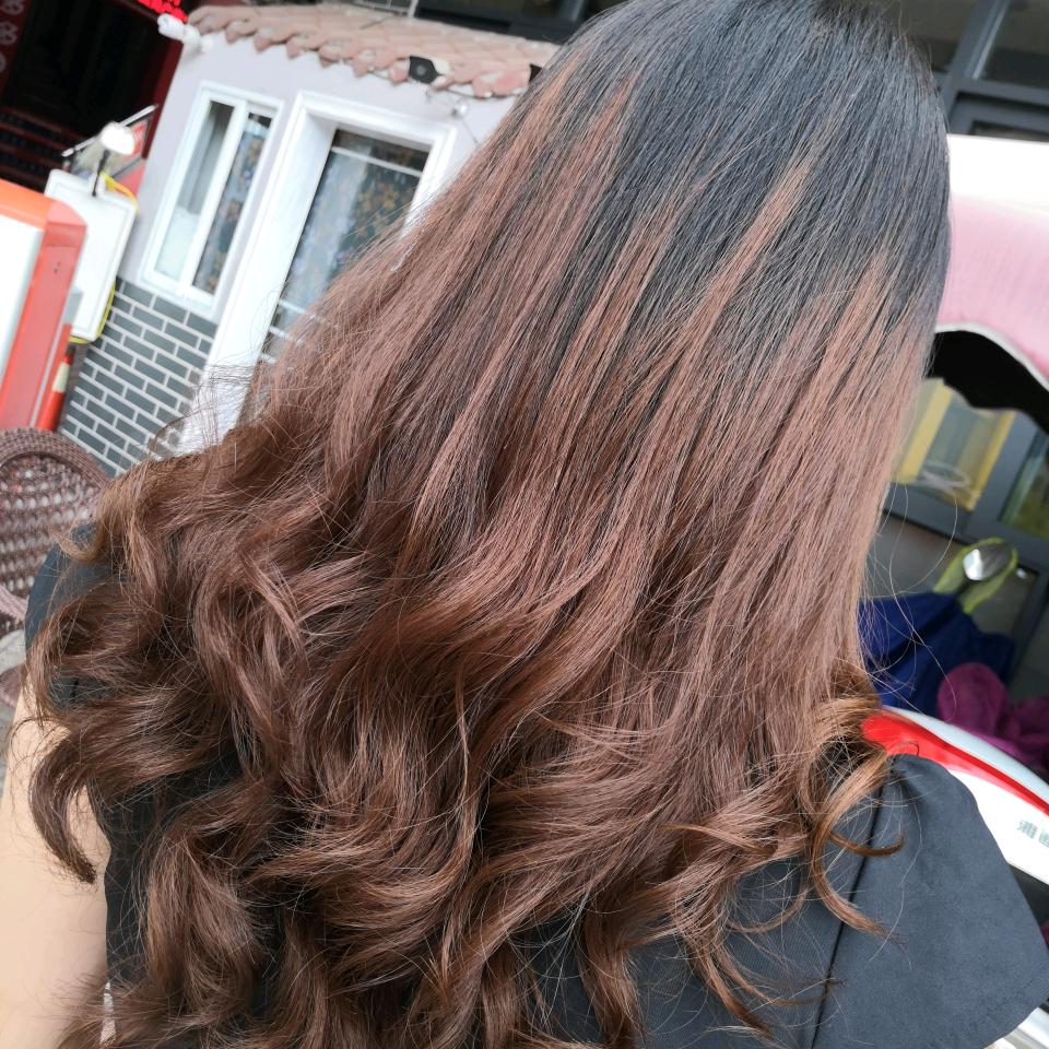 谭英雄 （陆燕子)