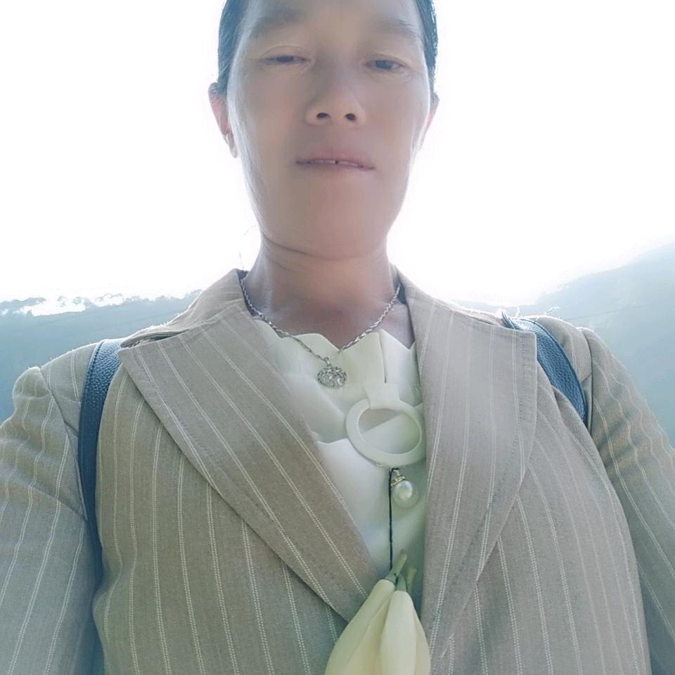包朝英