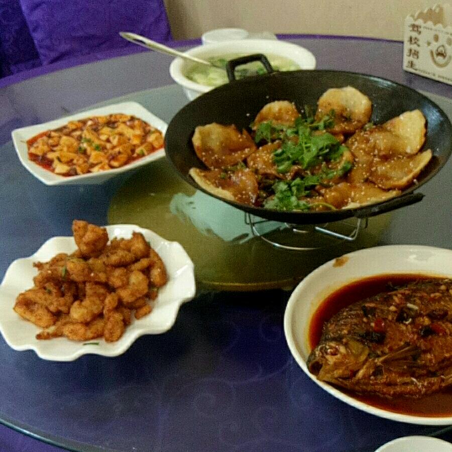 杨明广装修敲墙拆除挑垃圾