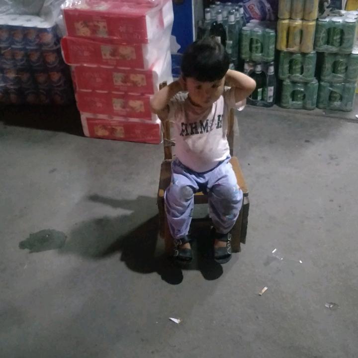 ，咨询师傅，仪器检测水管，瓷砖空鼓