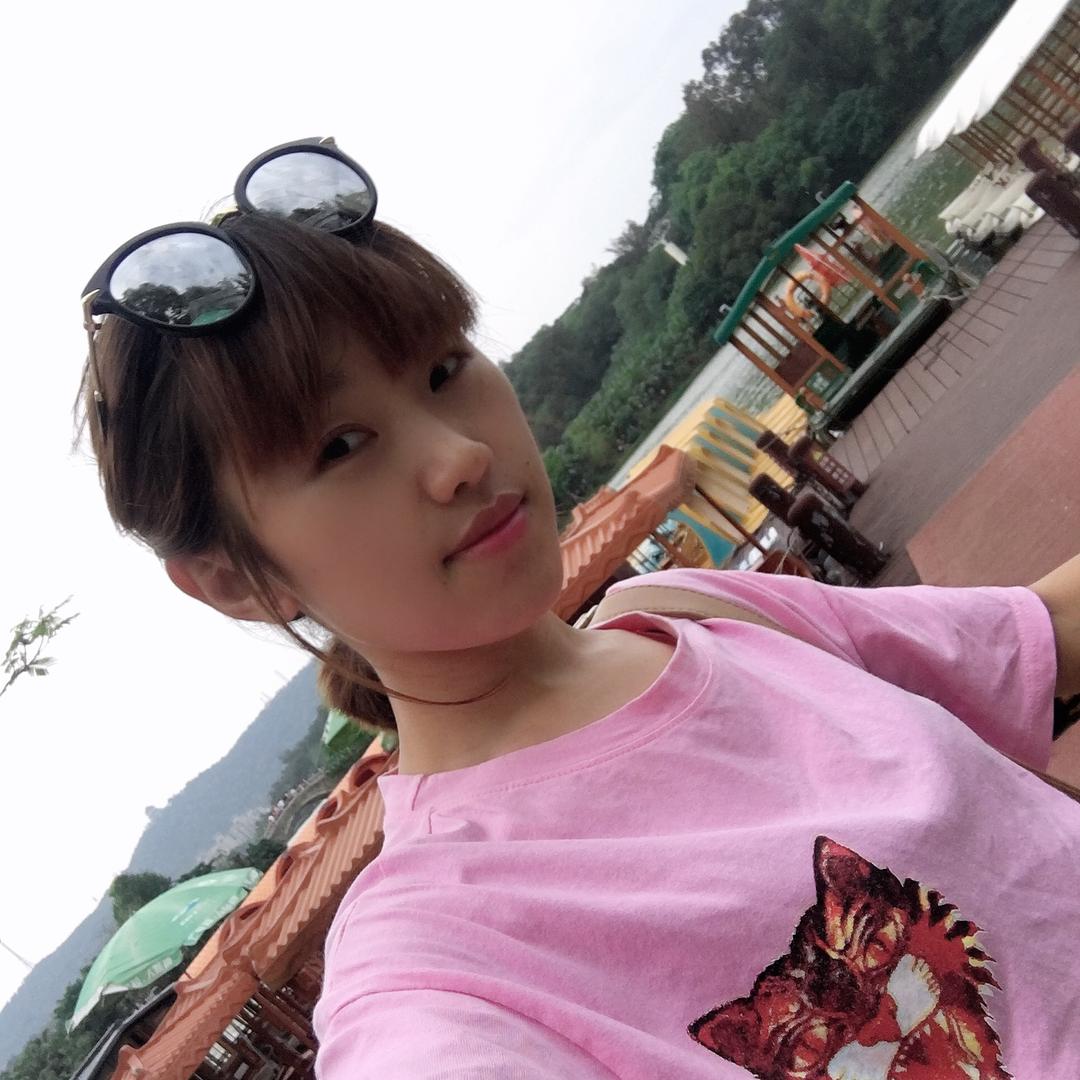 大脸小美