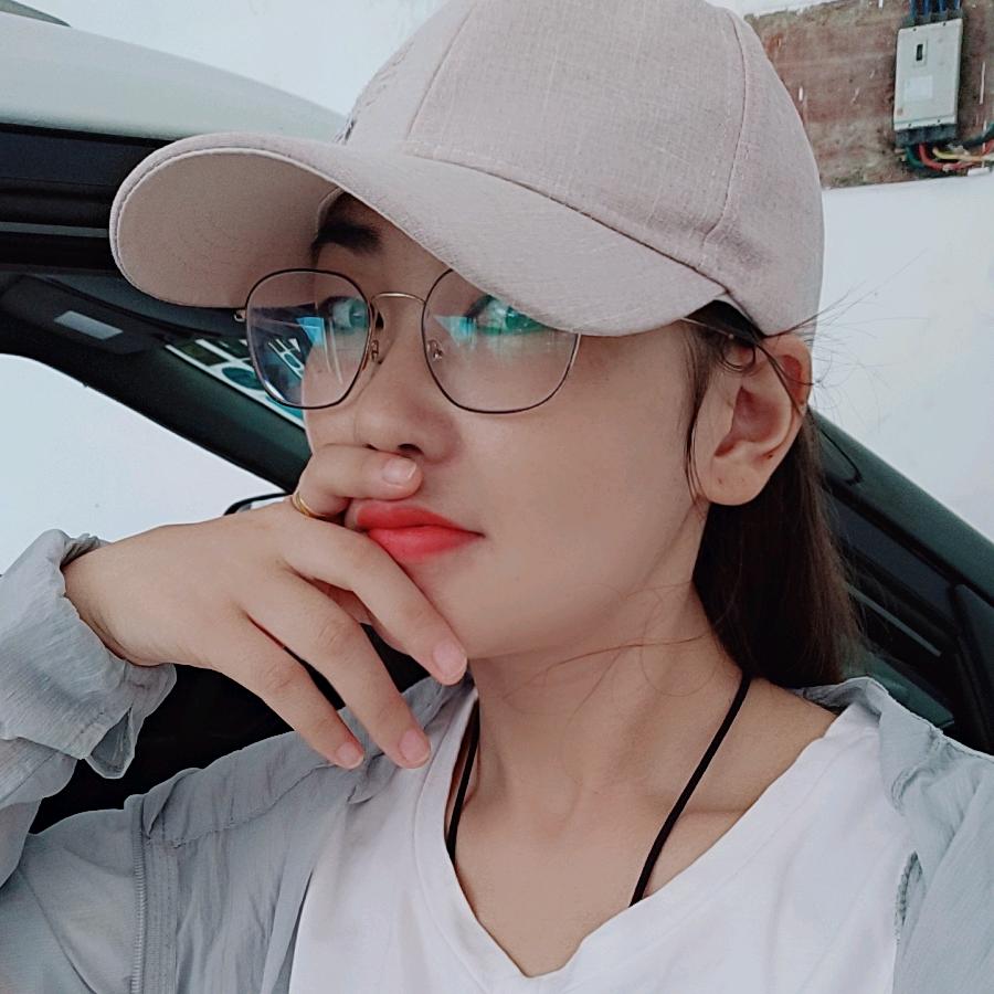 @在鄱阳一中带学生的芳芳（招生中）