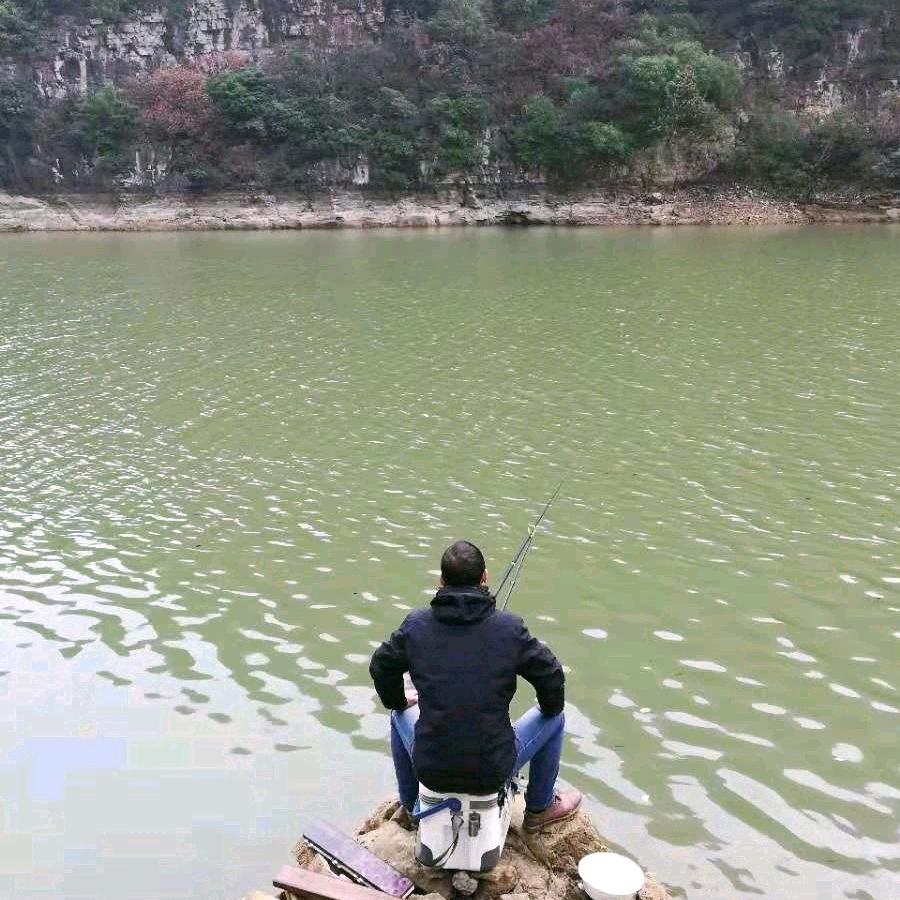 蒋三钓鱼