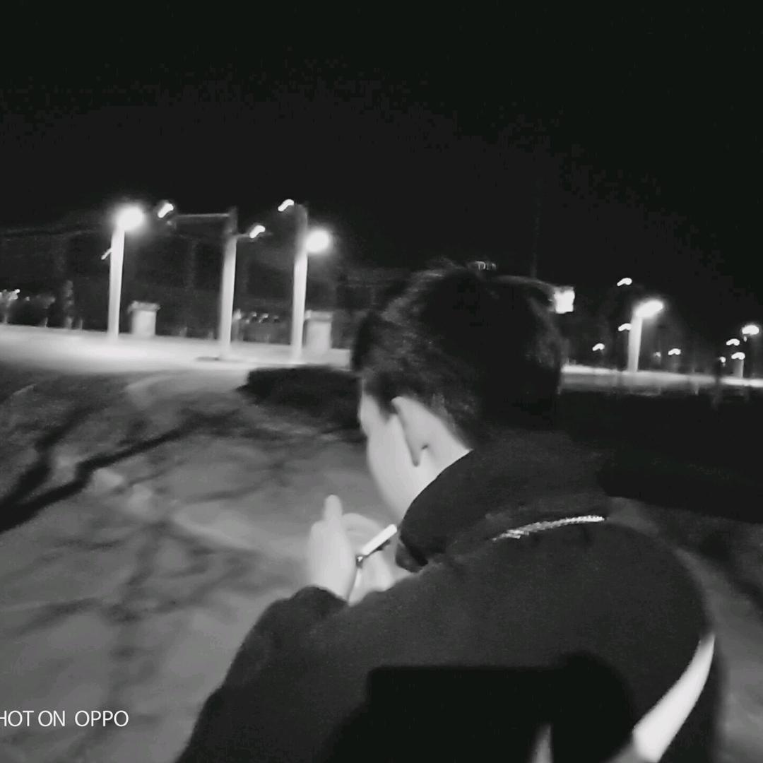 -座 山 雕 .