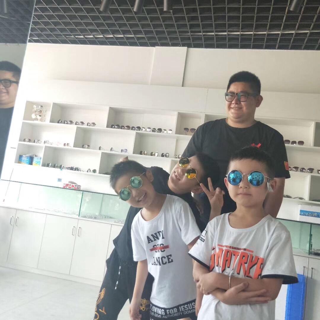 迪睿眼镜怀远三中店