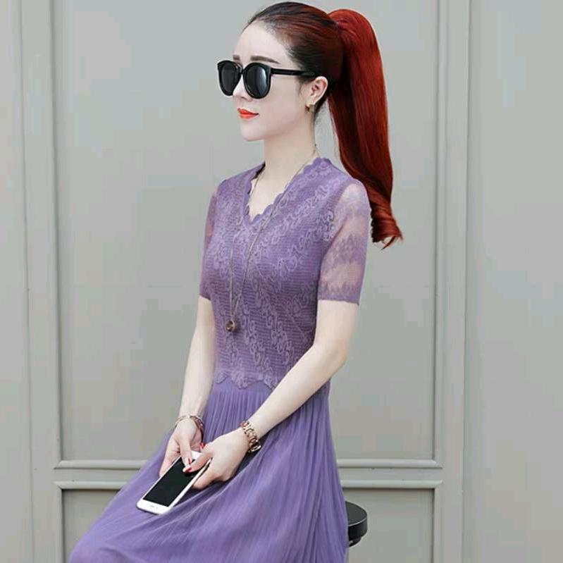 金色服饰地址在篱笆卫生院往南100米路东