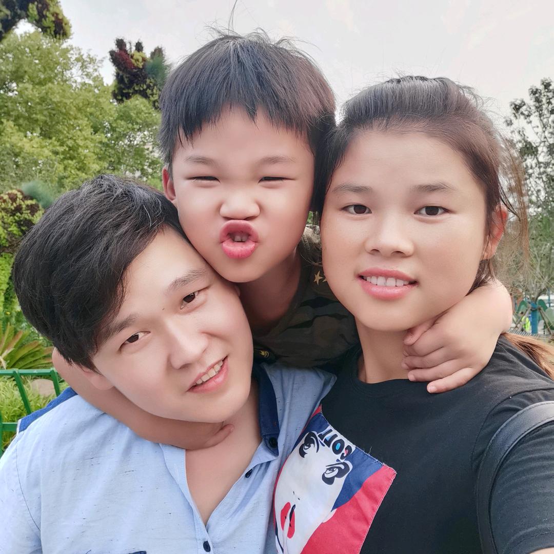 我爱儿子，亲亲