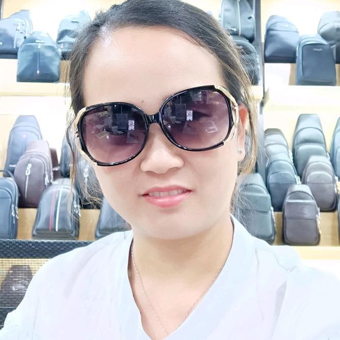 瑞棠箱包工厂（优雅中的女汉子箱包）