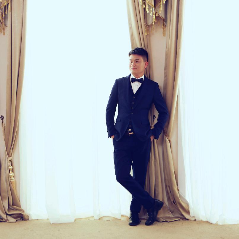 A 、   衣服又瘦了。 คิดถึง