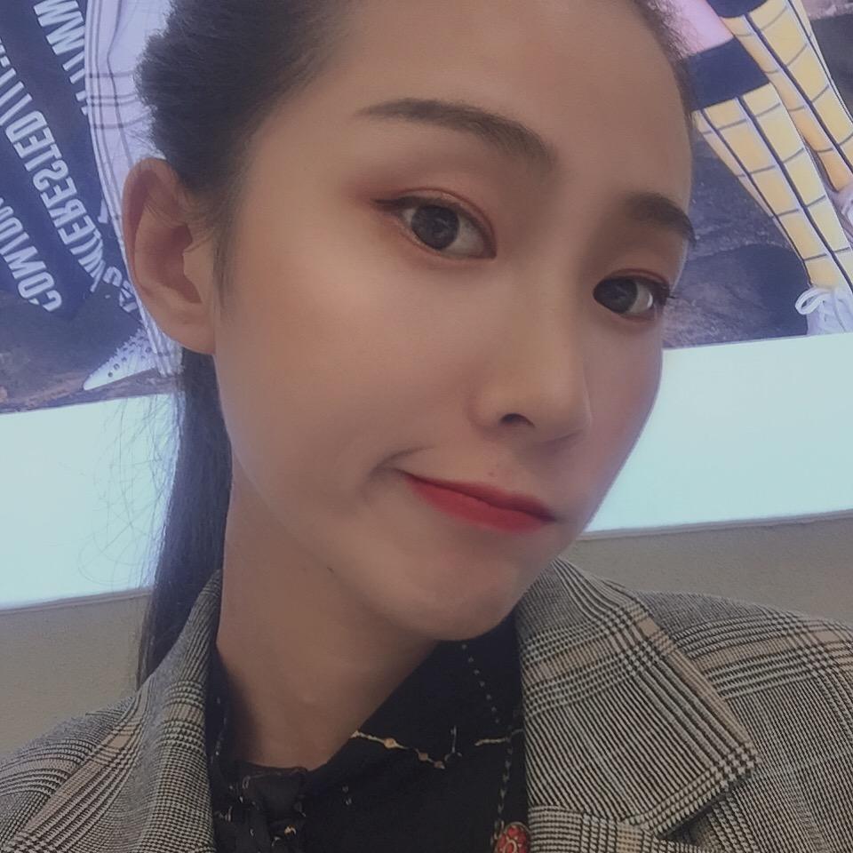 是村里的小芳