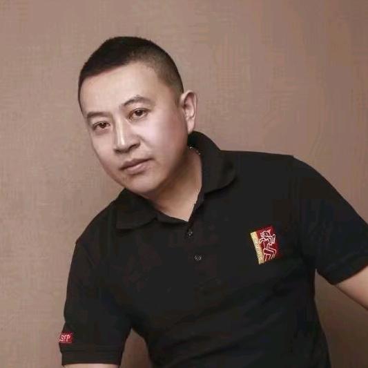 佳大游泳健身店长大宇