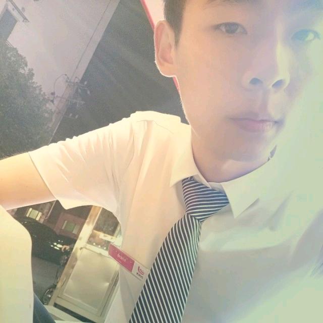 Aจุ๊บ  刘  三