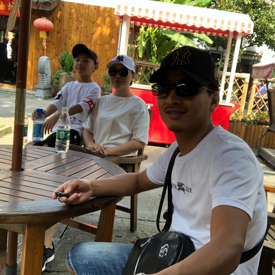 江阴市城东不可丝艺美发造型室