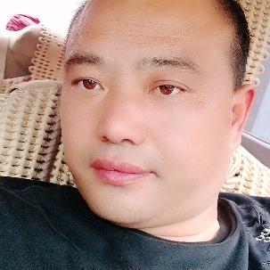 李金伟