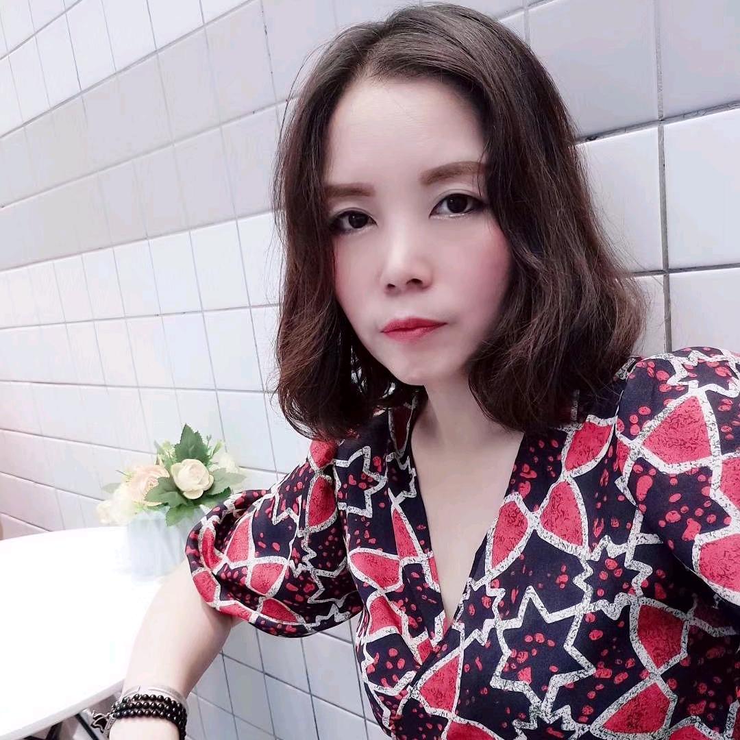 爱做衣服的胡小苕