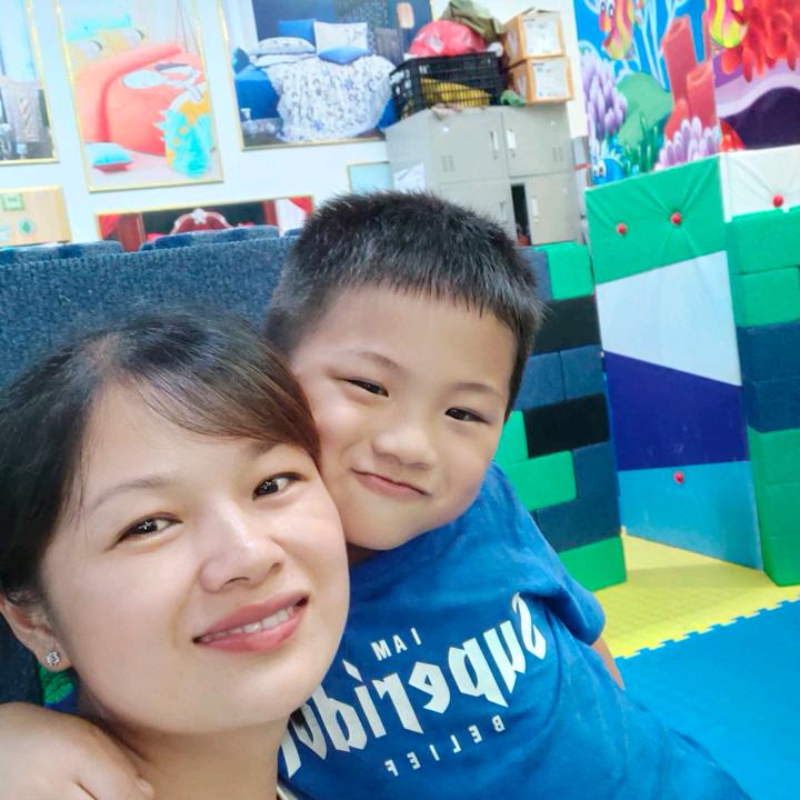 浏阳古港剑桥卖童装的张姐