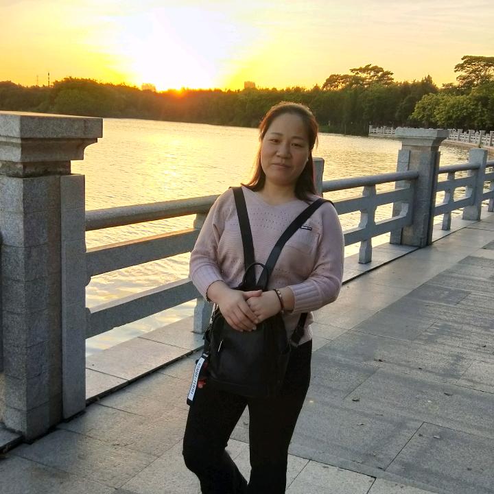 诸葛服装加工厂
