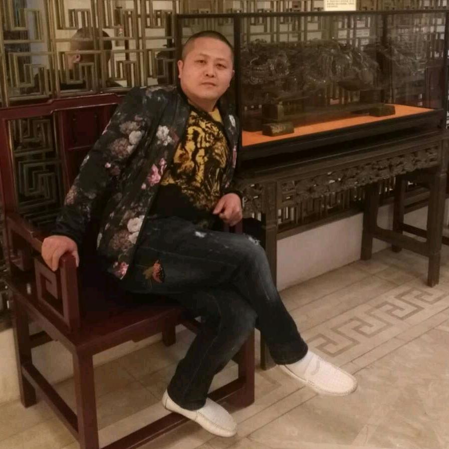 摩托车的搬运工军哥