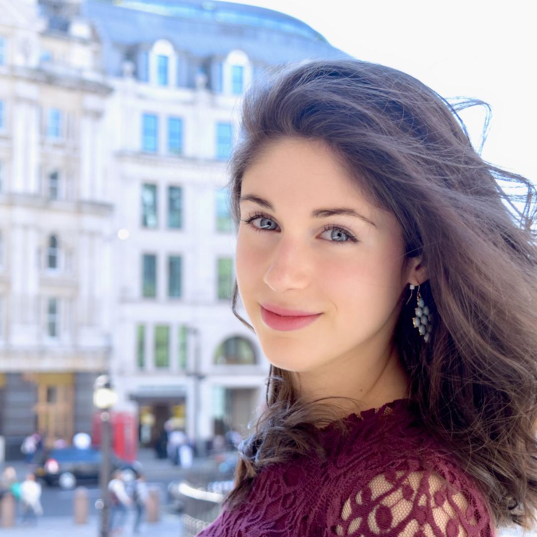 王韵蓝 Carly Beth@抖音