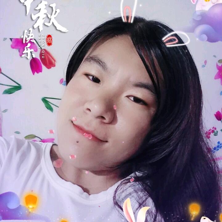 用板凳走路的敏敏