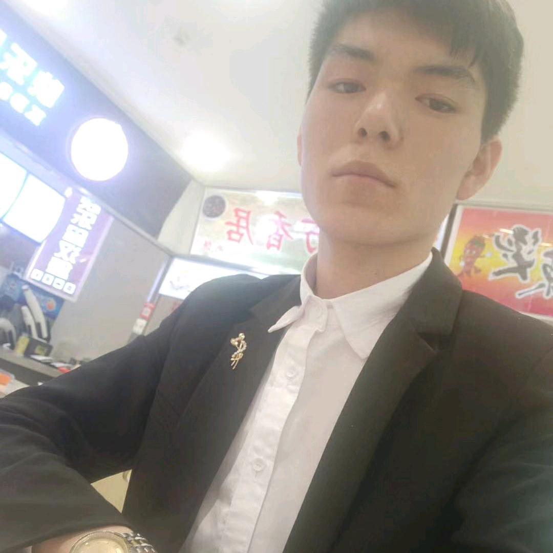 丶乱了夏末蓝了海