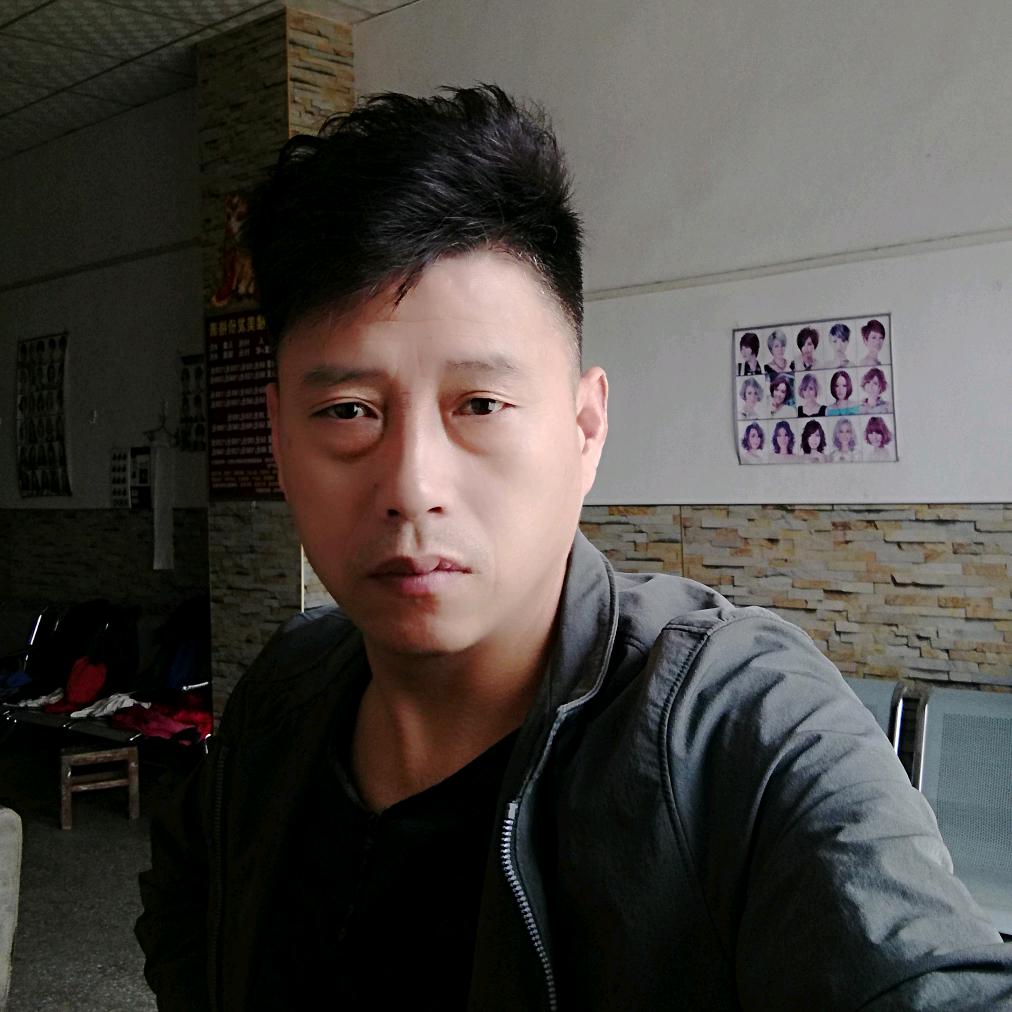 金色年华专业烫染造型