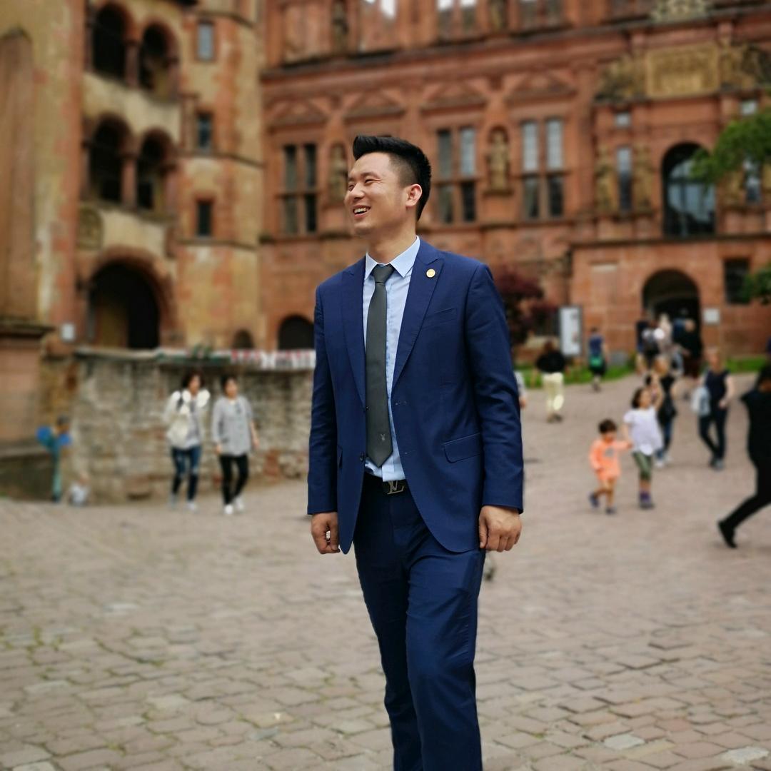 战友科技:卢兆飞；有实木地板厂＋兆飞模板