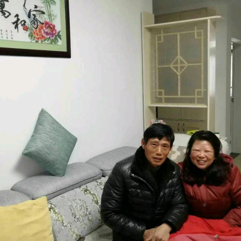 老何