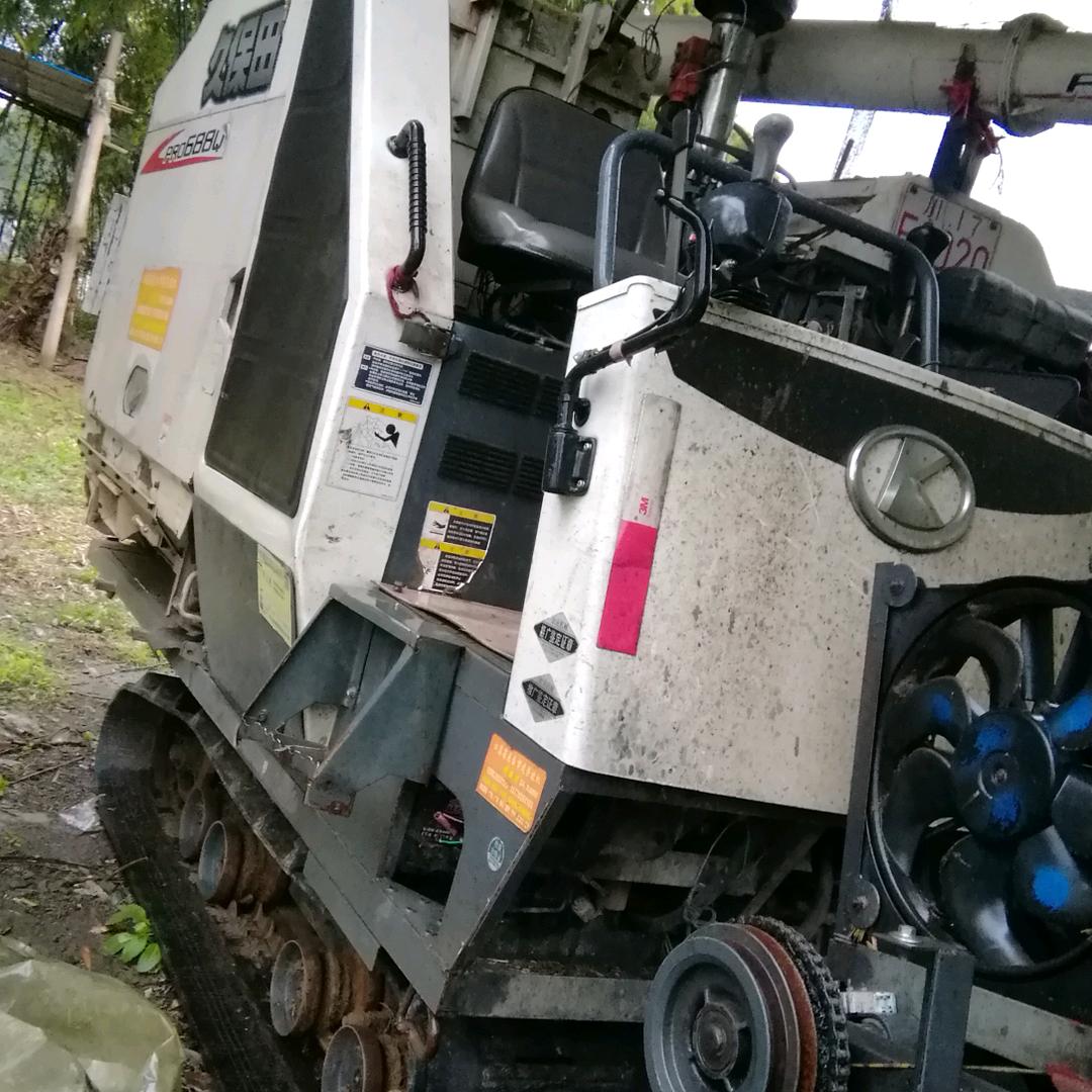 单身小四川耕田收割机团队