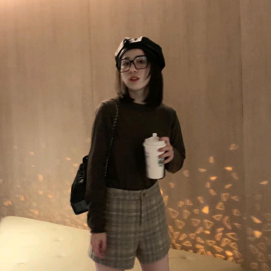 YZ( •̥́ ˍ •̀ू )