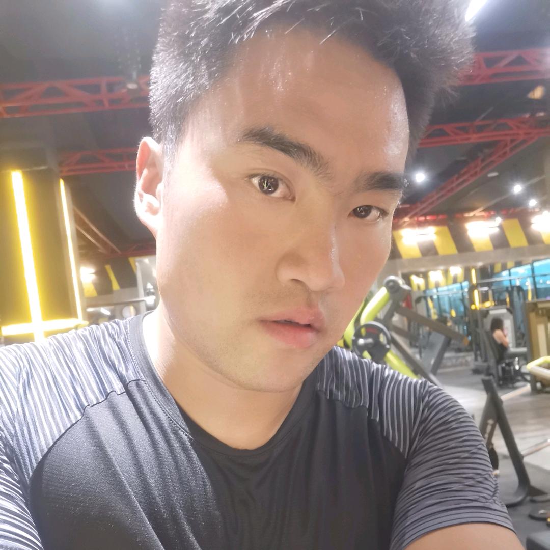 坐在坟头调戏鬼