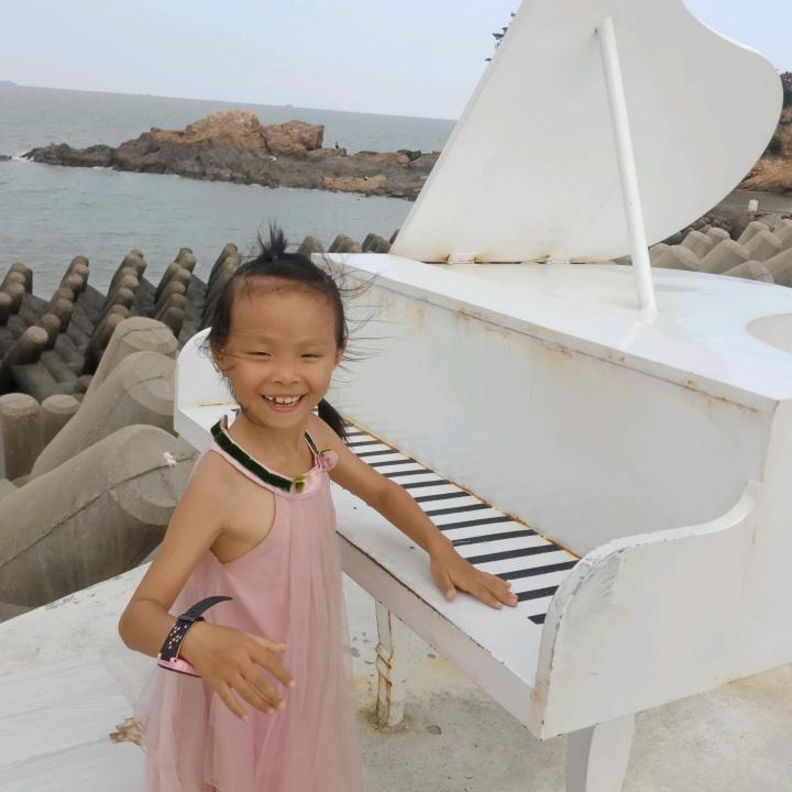欣欣
