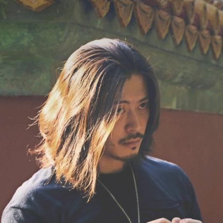 李白白LEO