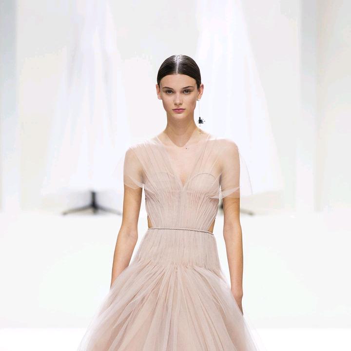 低调低调┐（─__─