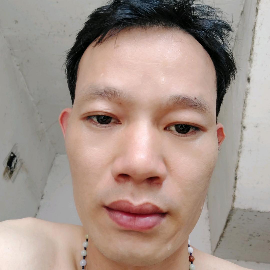 岁月在我身边笑着逃