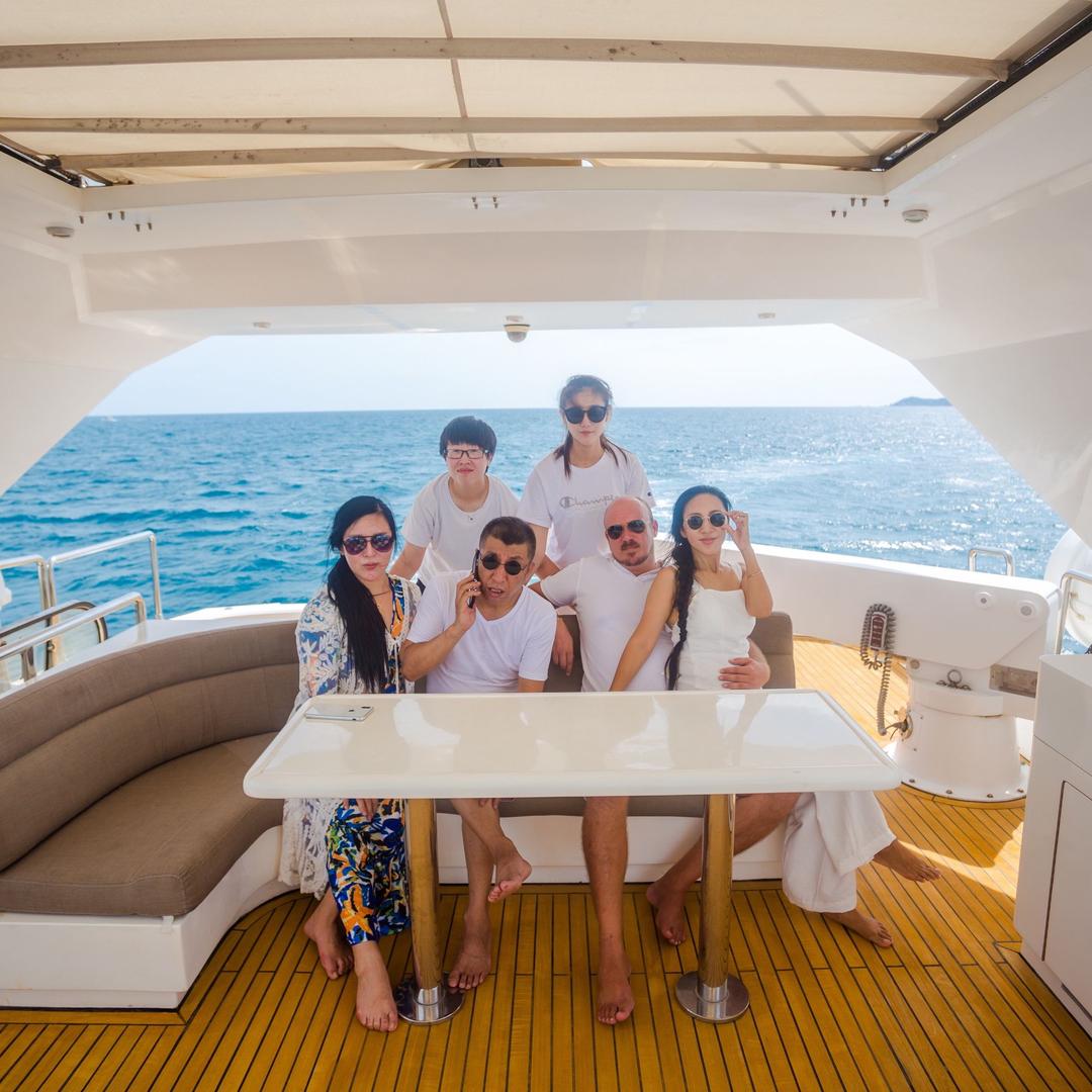 琦琪爸为你停留