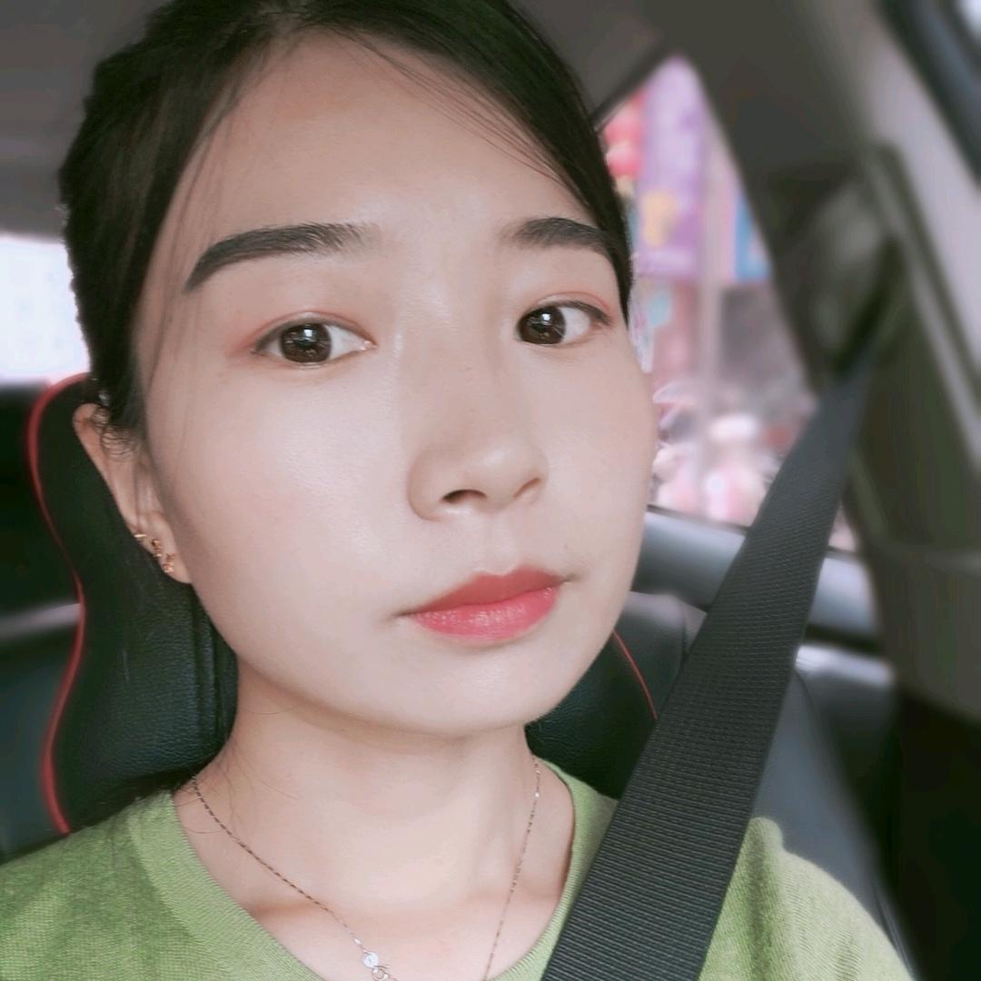 黄梅胡佳佳