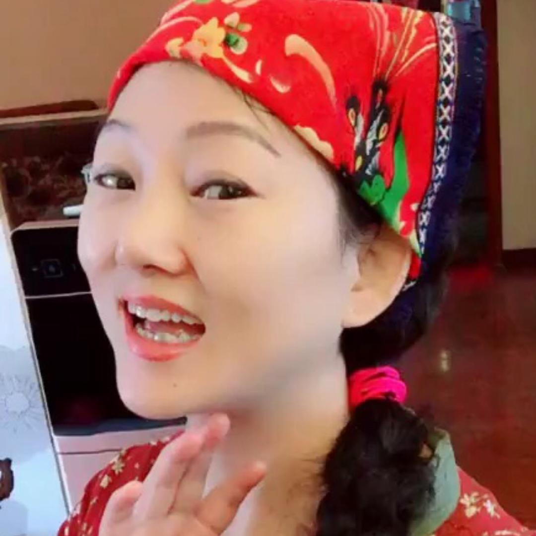 69年爱笑姐姐，努力开心每一天，感恩遇见