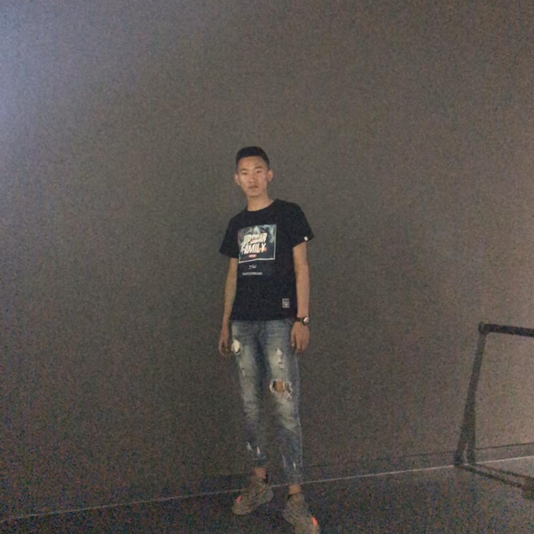 眼里藏星河.