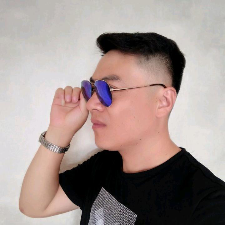 杰哥（东北铁锅炖）