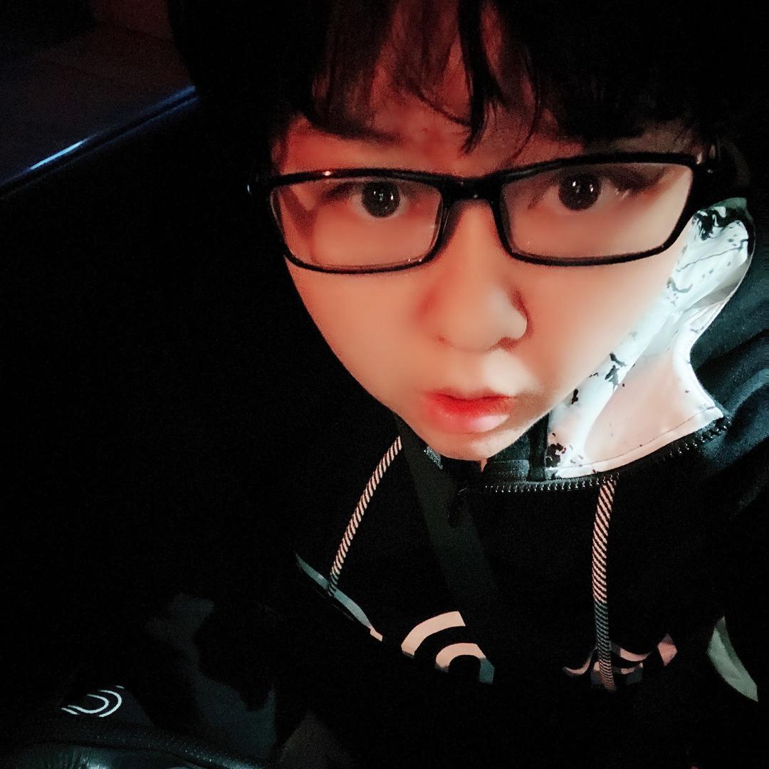 李二萌.