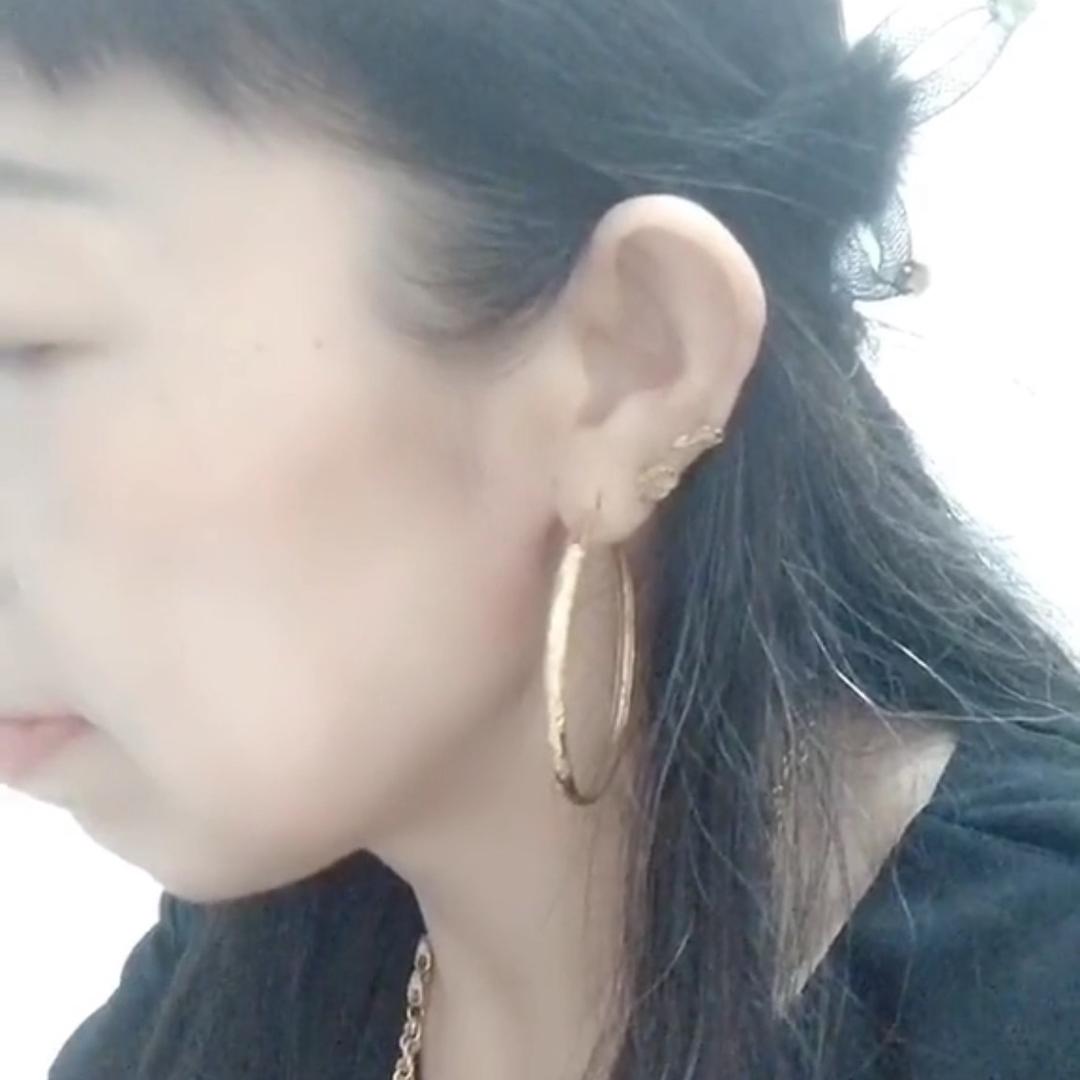 红色